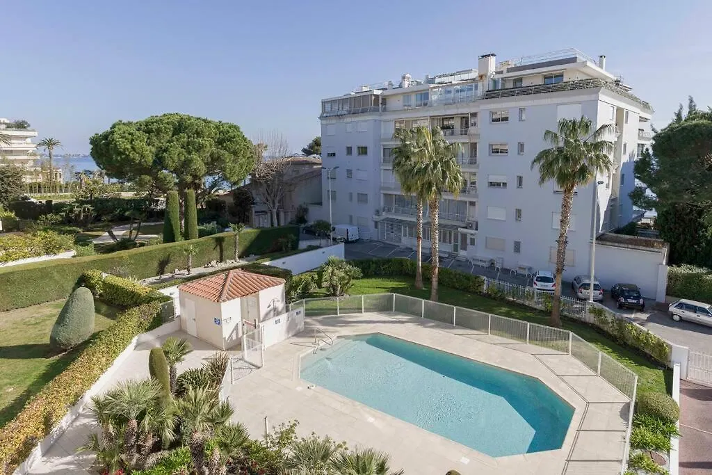 Le Bleuet Medicis & Sea View & 50M Plage & Clim & Piscine Apartment Cannes 0*,  France