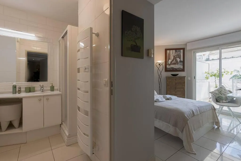 Le Bleuet Medicis & Sea View & 50M Plage & Clim & Piscine Apartment Cannes 0*,  France